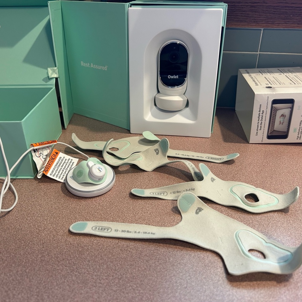 Owlet dream sock & camera bundle